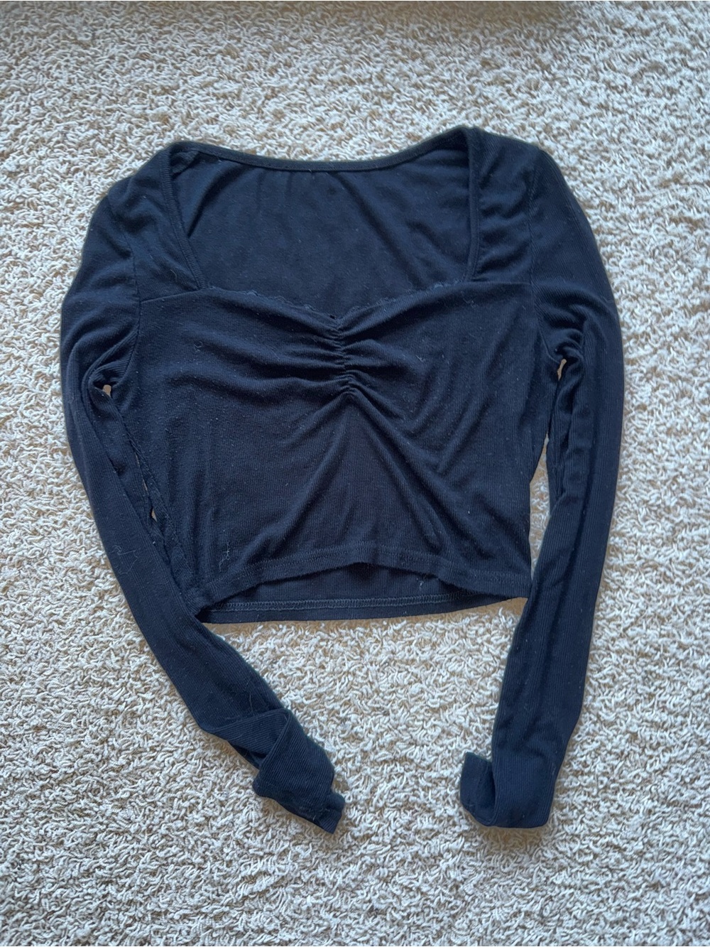 SHEIN Black Long-Sleeve Ruched Crop Top